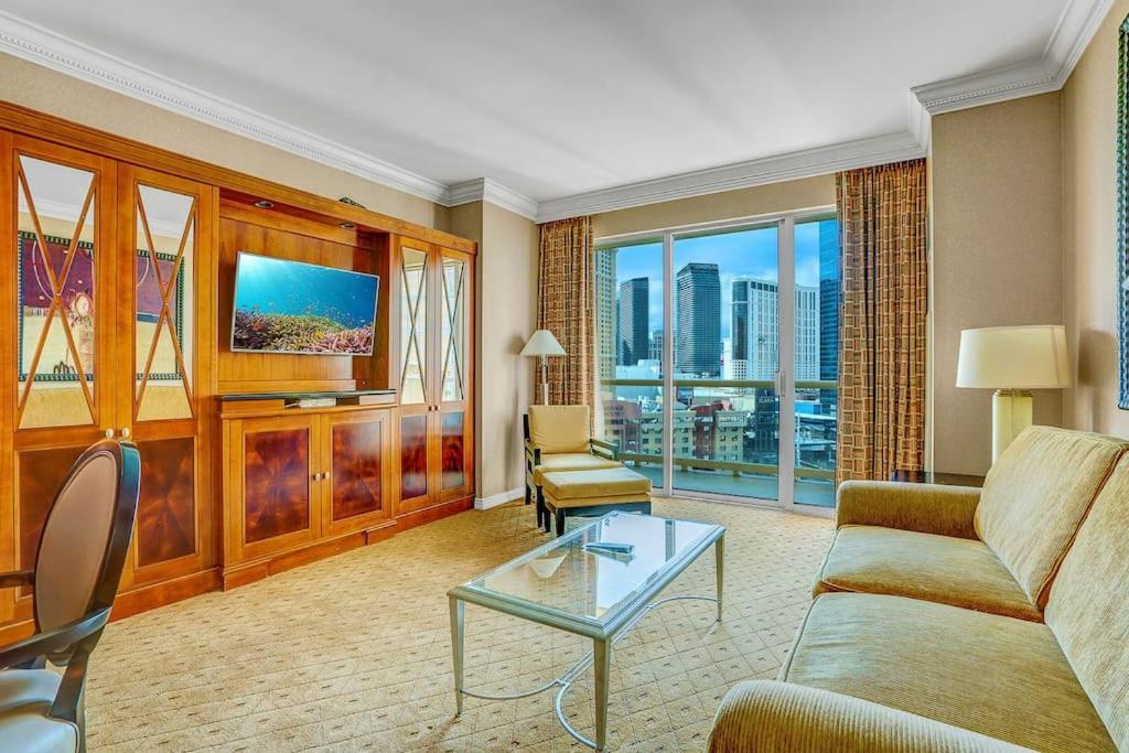 The Madonna At Mgm Signature Лас-Вегас Экстерьер фото